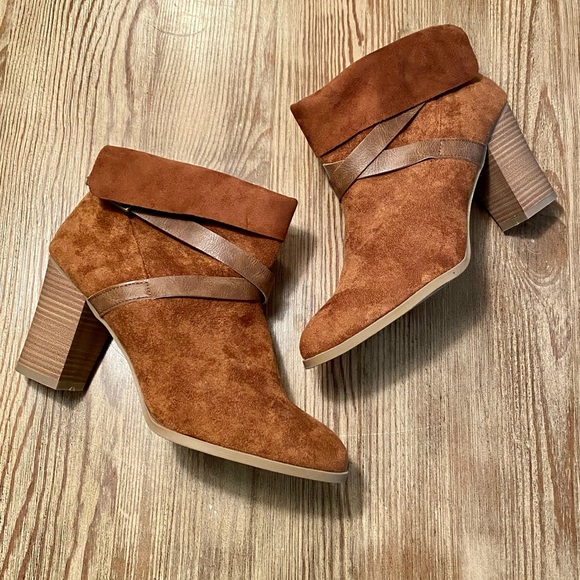 ND NEW DIRECTIONS MACEY’S JORIE RUST SUEDE CHUNKY HEELED ANKLE BOOTS SIZE 10 - Picture 2 of 16